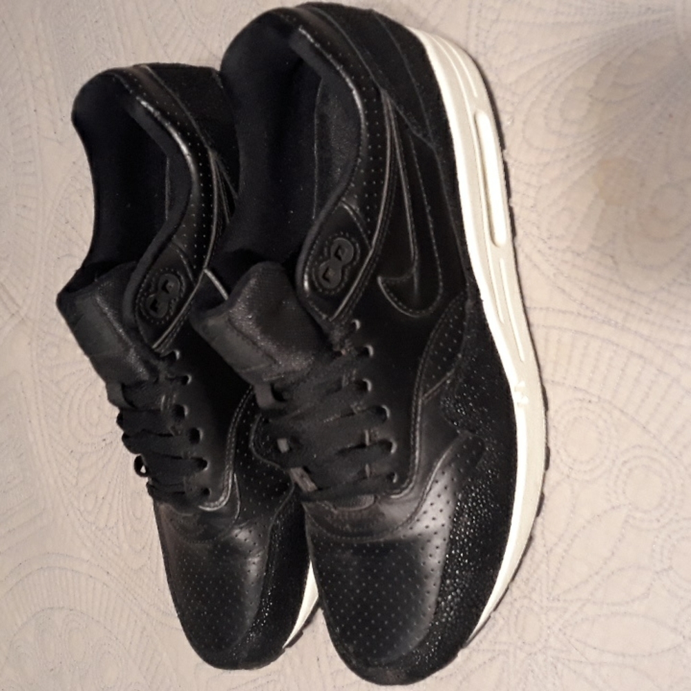 Nike LTD Airmax 705007-001 mens size9